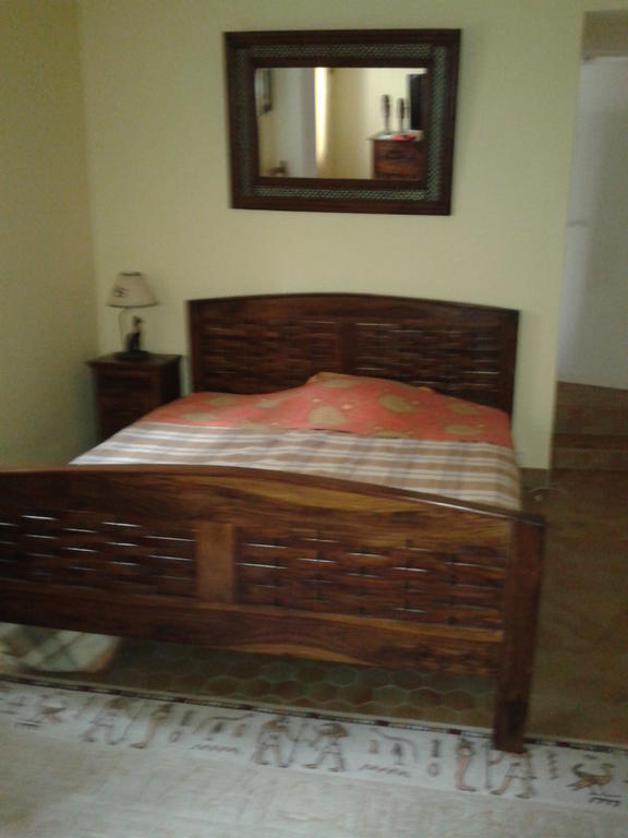 Bed and Breakfast Le Chateau Des Estubiers Сериньян-дю-Конта Экстерьер фото