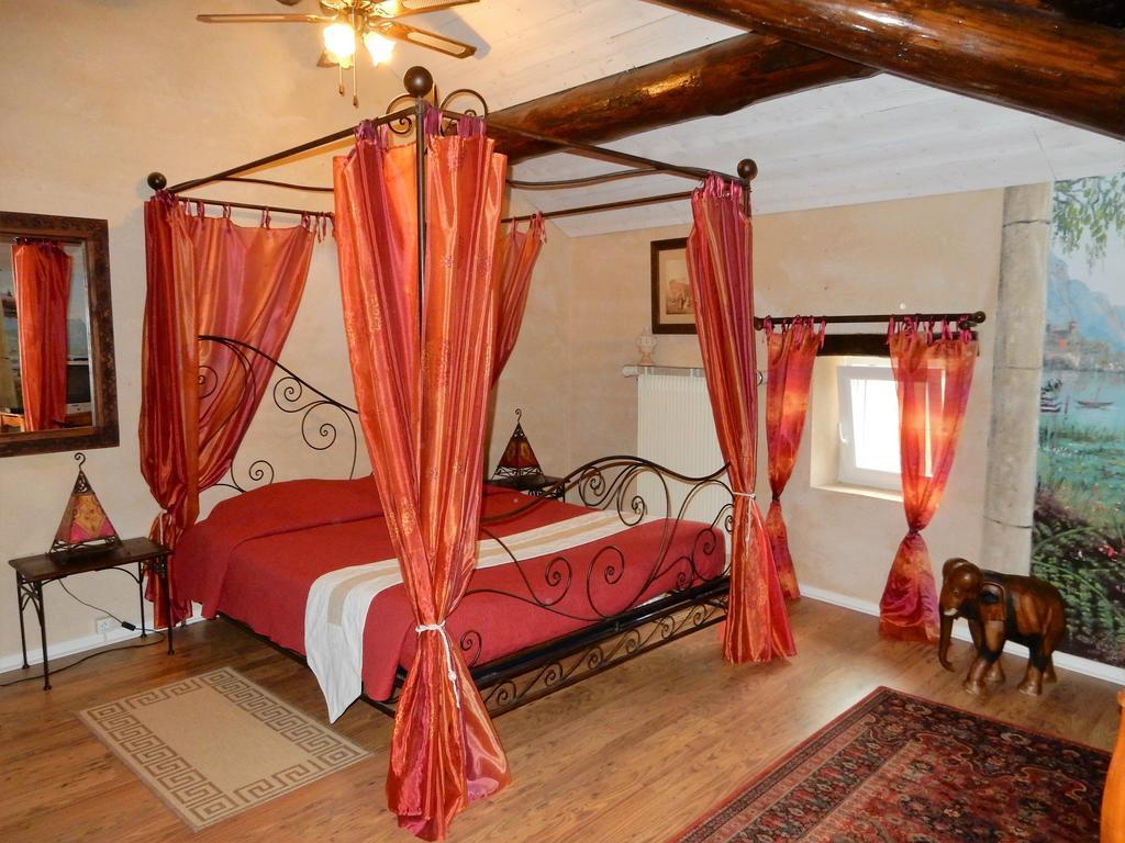 Bed and Breakfast Le Chateau Des Estubiers Сериньян-дю-Конта Экстерьер фото